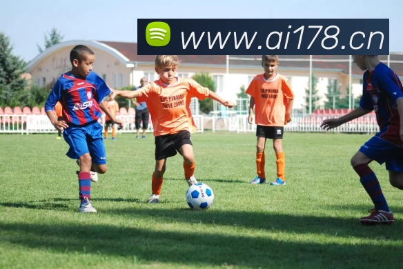 c罗壁纸带字，超燃呈现足坛传奇风采